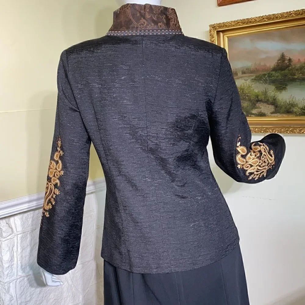 OCHI Vancouver Modern Classic Embroidered Cocktail Jacket - Picture 4 of 16